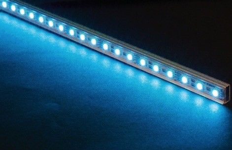 Chauffez la lumière de bande blanche de SMD 3528 LED 162LM par pied 10 millimètres de carte PCB de CE de largeur énumérée